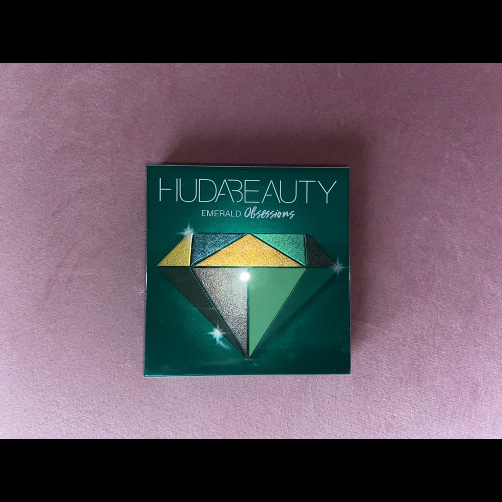 HUDA BEAUTY!!! Like new